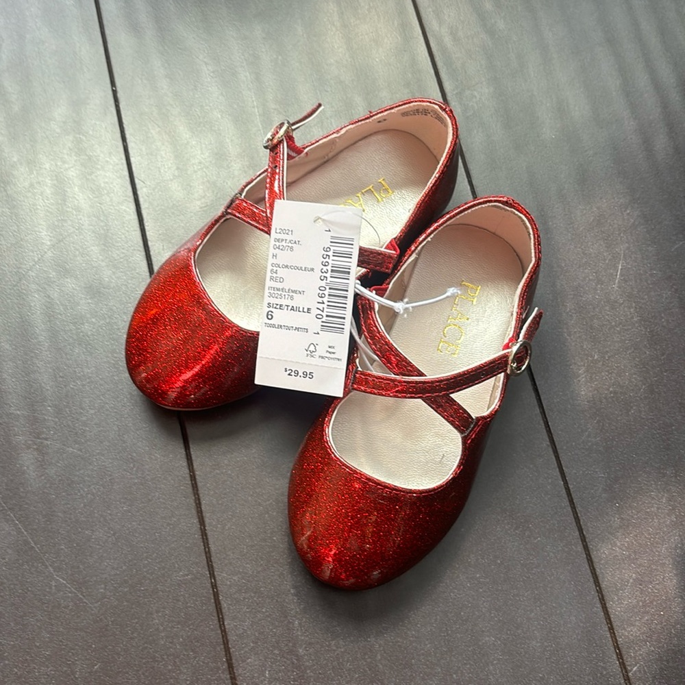 NWT The Children’s Place Ref glitter flat dress shoes size 6